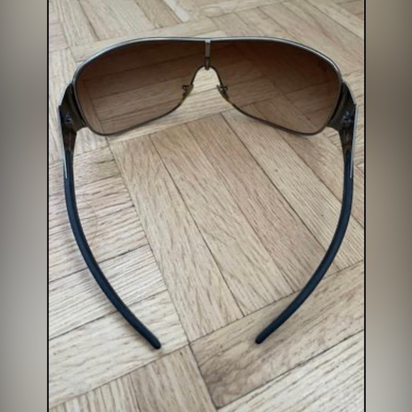 Ray-Ban sunglasses - Picture 2 of 2